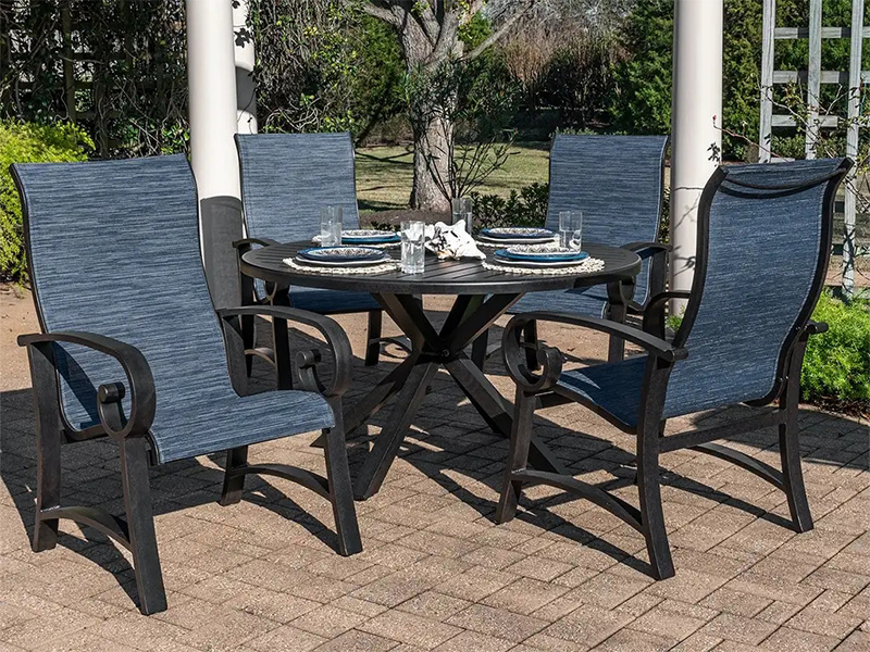Solstice Aged Bronze Aluminium dengan Sling 5 Piece Dining Set (Meja Makan 52 inci)