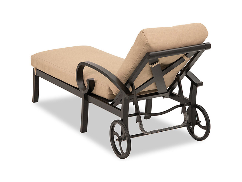 Solstice Aluminium dengan Bantal Chaise Lounge